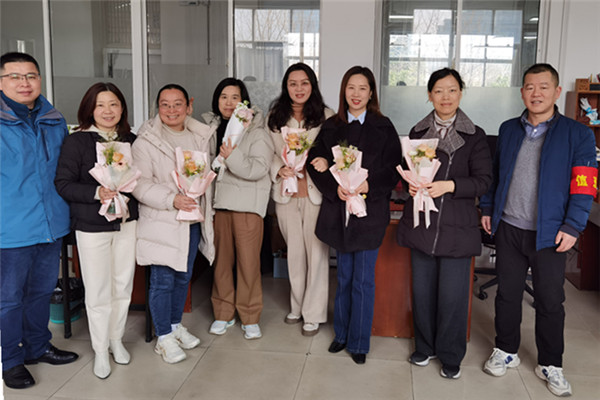 汽车工程学院工会开展庆祝“三八”妇女节活动2_副本.jpg