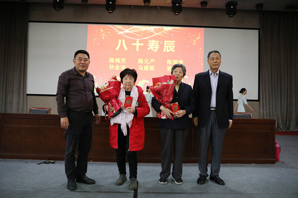 八十寿辰合影.jpg